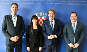 Ministrica Tramišak s Tomislavom Žigmanovom predstavnikom nacionalne manjine Hrvata u Republici Srbiji, čelnikom Demokratskog saveza Hrvata Vojvodine